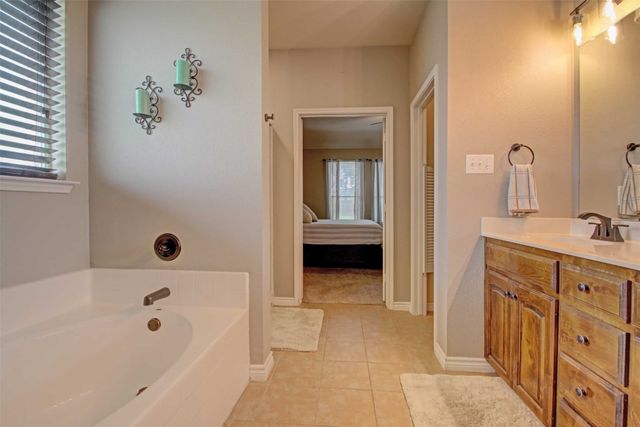 108 Champions Way, Azle, TX 76020