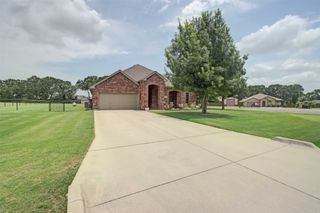 108 Champions Way, Azle, TX 76020