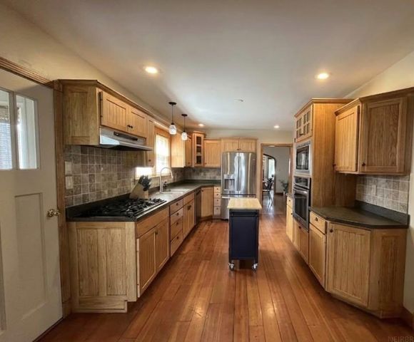 608 3rd Street, Parkersburg, IA 50665