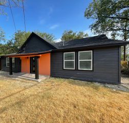 214 N Roberts Road, Cedar Hill, TX 75104