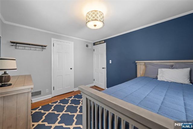 36 Burlington Road, Clifton, NJ 07012