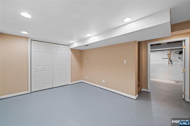 36 Burlington Road, Clifton, NJ 07012