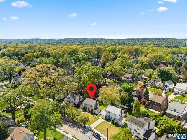 36 Burlington Road, Clifton, NJ 07012