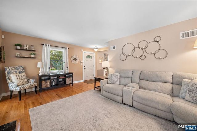 36 Burlington Road, Clifton, NJ 07012