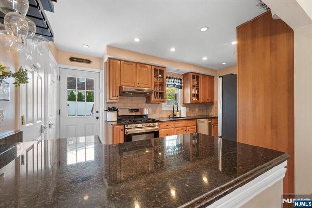 36 Burlington Road, Clifton, NJ 07012