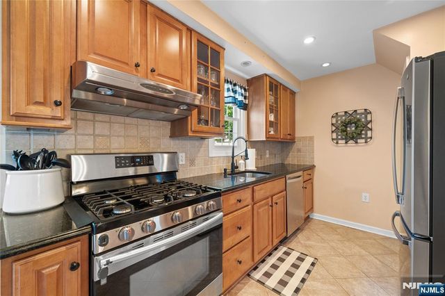 36 Burlington Road, Clifton, NJ 07012