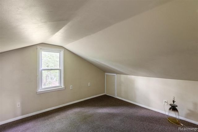 2200 Guthrie Avenue, Royal Oak, MI 48067