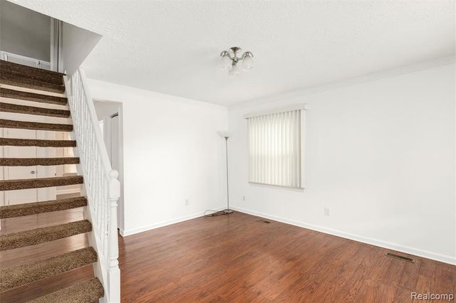 2200 Guthrie Avenue, Royal Oak, MI 48067