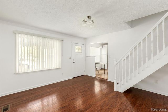 2200 Guthrie Avenue, Royal Oak, MI 48067