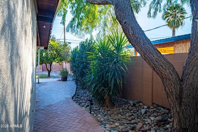 2107 S Ventura Drive, Tempe, AZ 85282