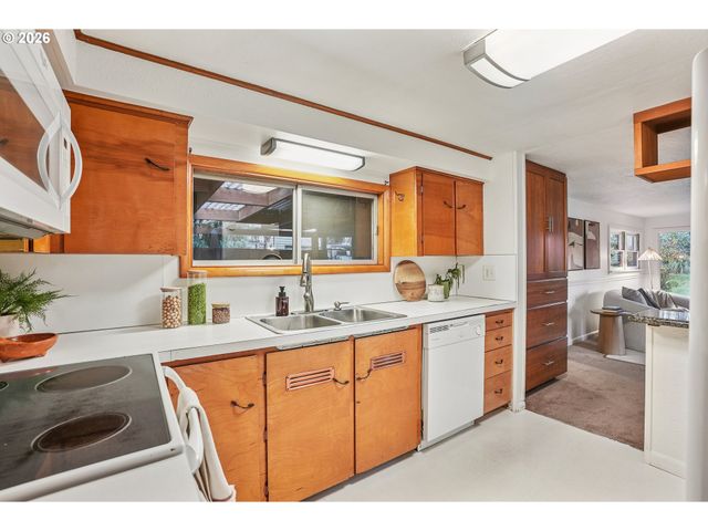 11745 Se WOOD Ave, Milwaukie, OR 97222