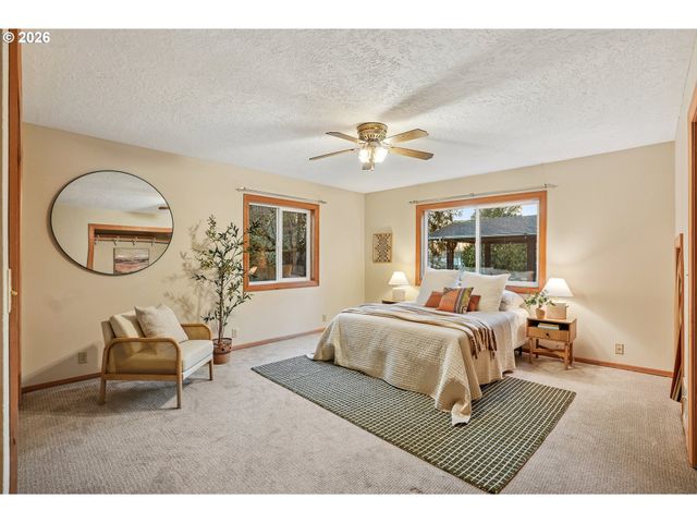 11745 Se WOOD Ave, Milwaukie, OR 97222