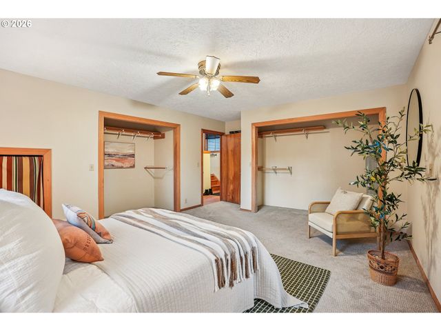 11745 Se WOOD Ave, Milwaukie, OR 97222