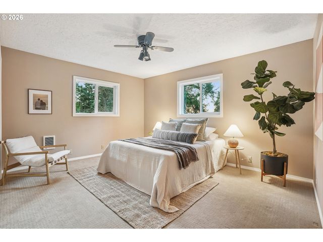 11745 Se WOOD Ave, Milwaukie, OR 97222