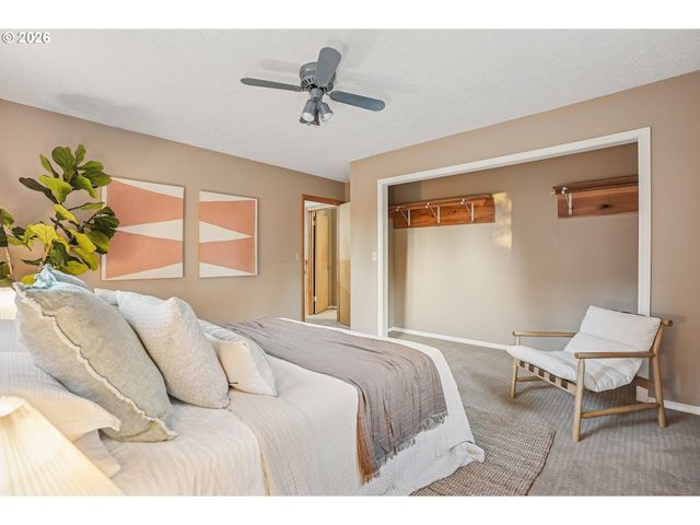 11745 Se WOOD Ave, Milwaukie, OR 97222