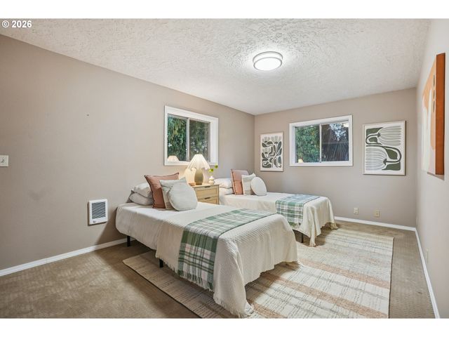 11745 Se WOOD Ave, Milwaukie, OR 97222