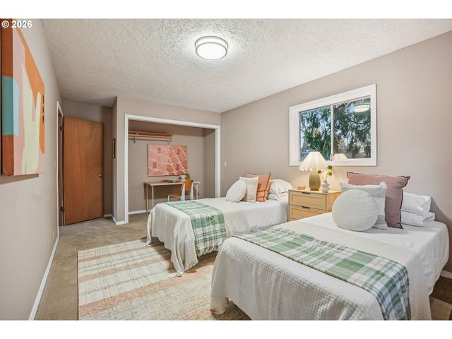 11745 Se WOOD Ave, Milwaukie, OR 97222