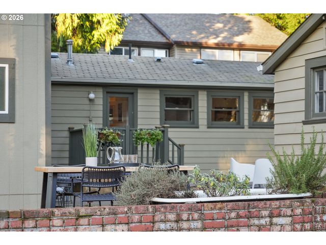 11745 Se WOOD Ave, Milwaukie, OR 97222