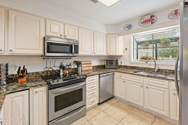 211 Inland Greens Circle, Wilmington, NC 28405