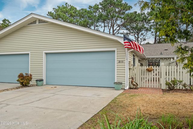 211 Inland Greens Circle, Wilmington, NC 28405