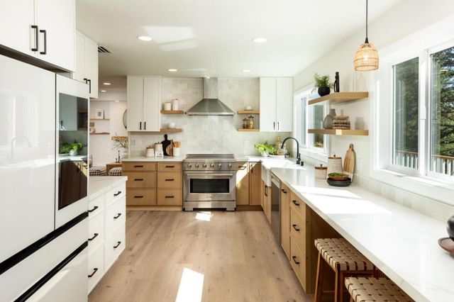 220 Canyon Drive, Portola Valley, CA 94028