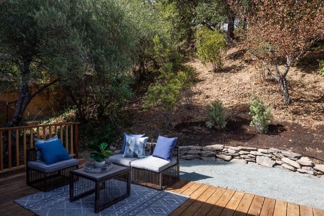 220 Canyon Drive, Portola Valley, CA 94028