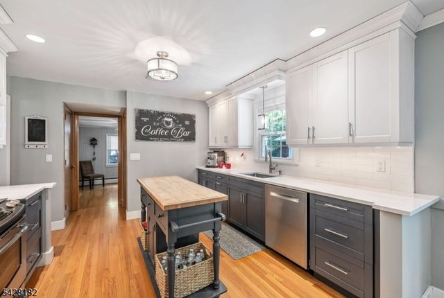 5 East St, Wanaque Boro, NJ 07465