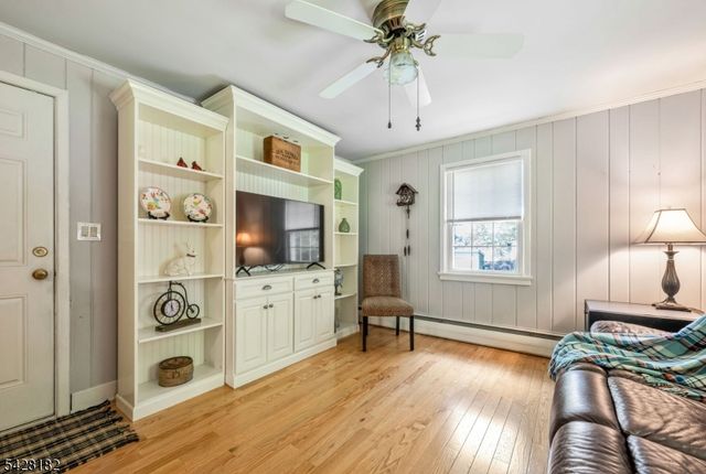 5 East St, Wanaque Boro, NJ 07465