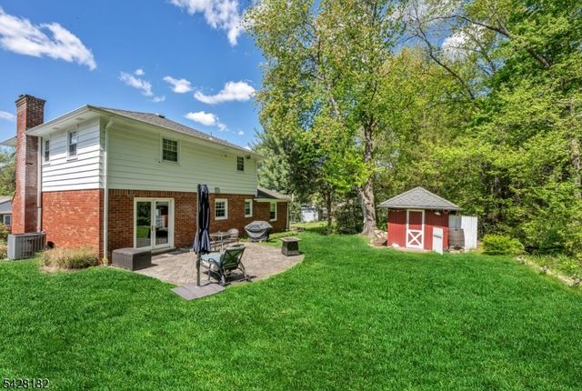 5 East St, Wanaque Boro, NJ 07465