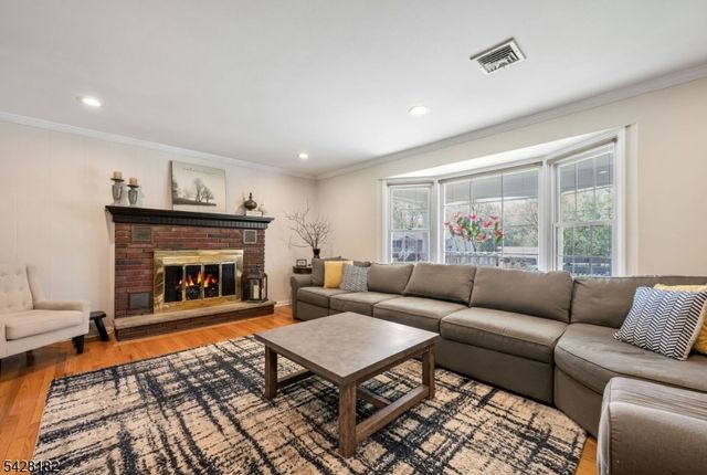 5 East St, Wanaque Boro, NJ 07465