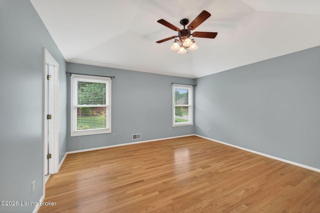 4407 Mosaic Ct, Louisville, KY 40299