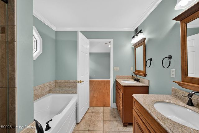 4407 Mosaic Ct, Louisville, KY 40299