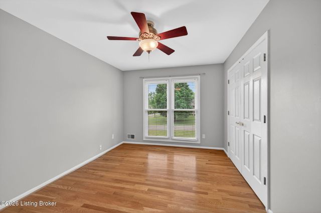 4407 Mosaic Ct, Louisville, KY 40299