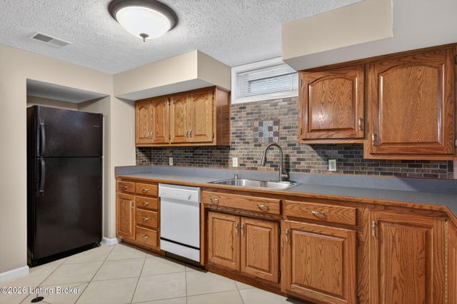 4407 Mosaic Ct, Louisville, KY 40299