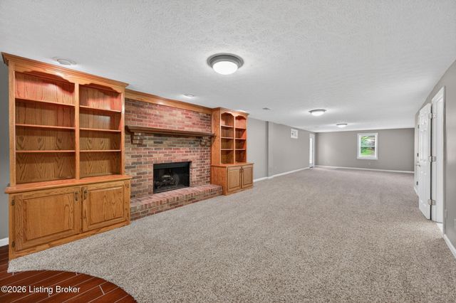 4407 Mosaic Ct, Louisville, KY 40299