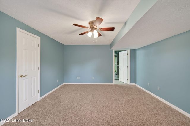 4407 Mosaic Ct, Louisville, KY 40299