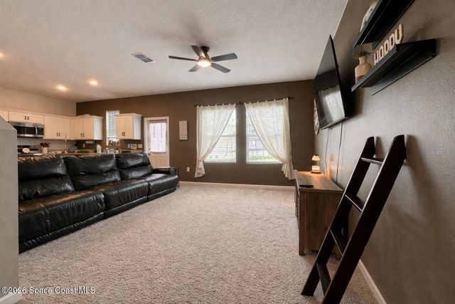 2024 HEMINGWAY CIRCLE, Groveland, FL 34736