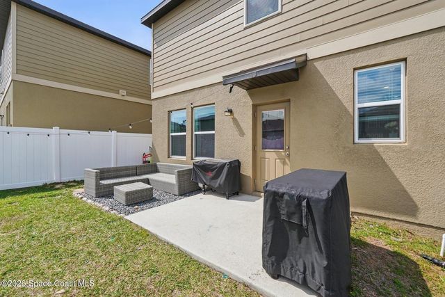 2024 HEMINGWAY CIRCLE, Groveland, FL 34736