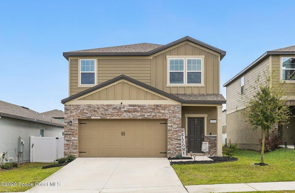 2024 HEMINGWAY CIRCLE, Groveland, FL 34736