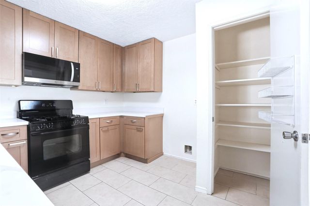 7502 Addicks Clodine Road, Houston, TX 77083