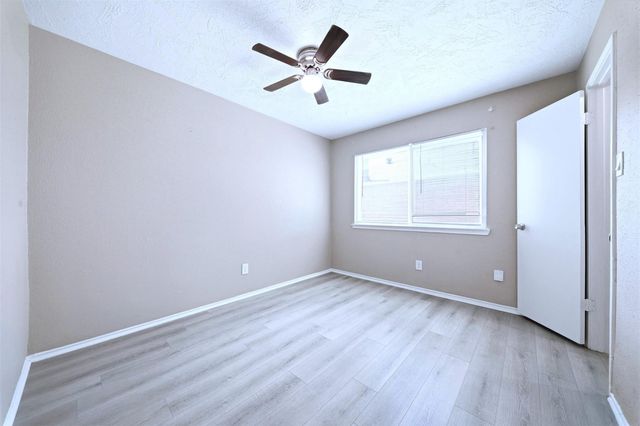 7502 Addicks Clodine Road, Houston, TX 77083