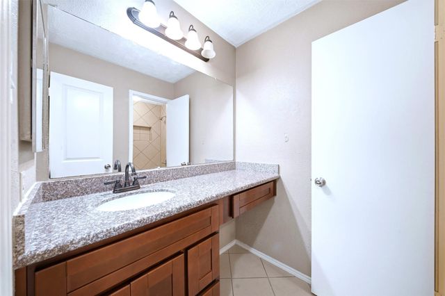 7502 Addicks Clodine Road, Houston, TX 77083