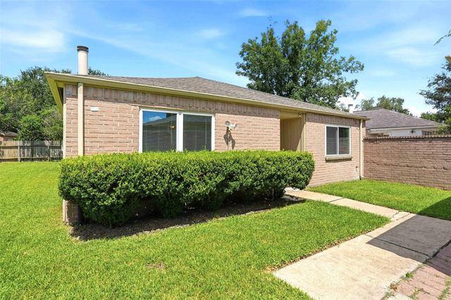 7502 Addicks Clodine Road, Houston, TX 77083