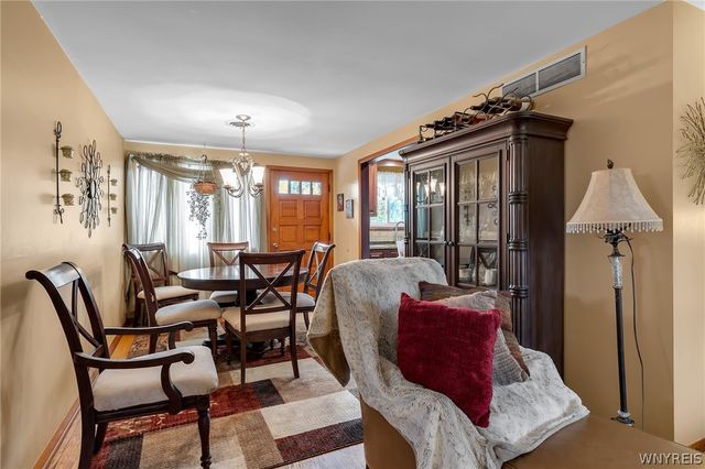 145 Cresthaven Drive, Amherst, NY 14225
