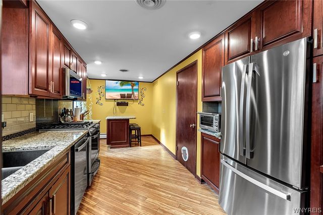 145 Cresthaven Drive, Amherst, NY 14225