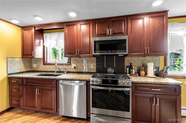 145 Cresthaven Drive, Amherst, NY 14225