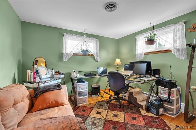 145 Cresthaven Drive, Amherst, NY 14225