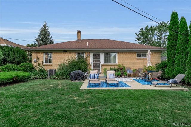 145 Cresthaven Drive, Amherst, NY 14225