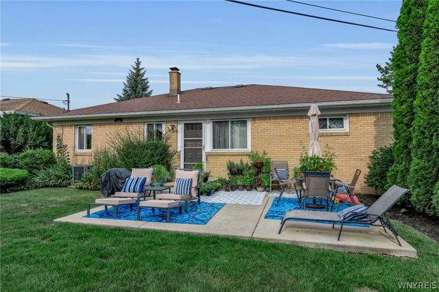 145 Cresthaven Drive, Amherst, NY 14225