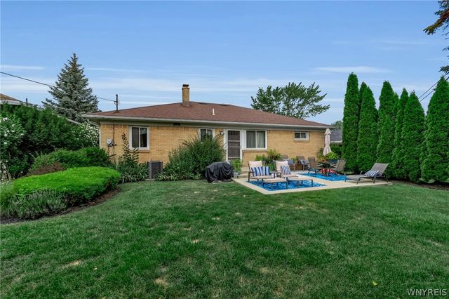 145 Cresthaven Drive, Amherst, NY 14225